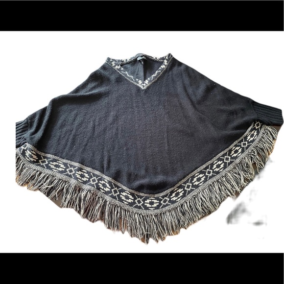 Derek Heart black poncho size xl - Picture 2 of 4